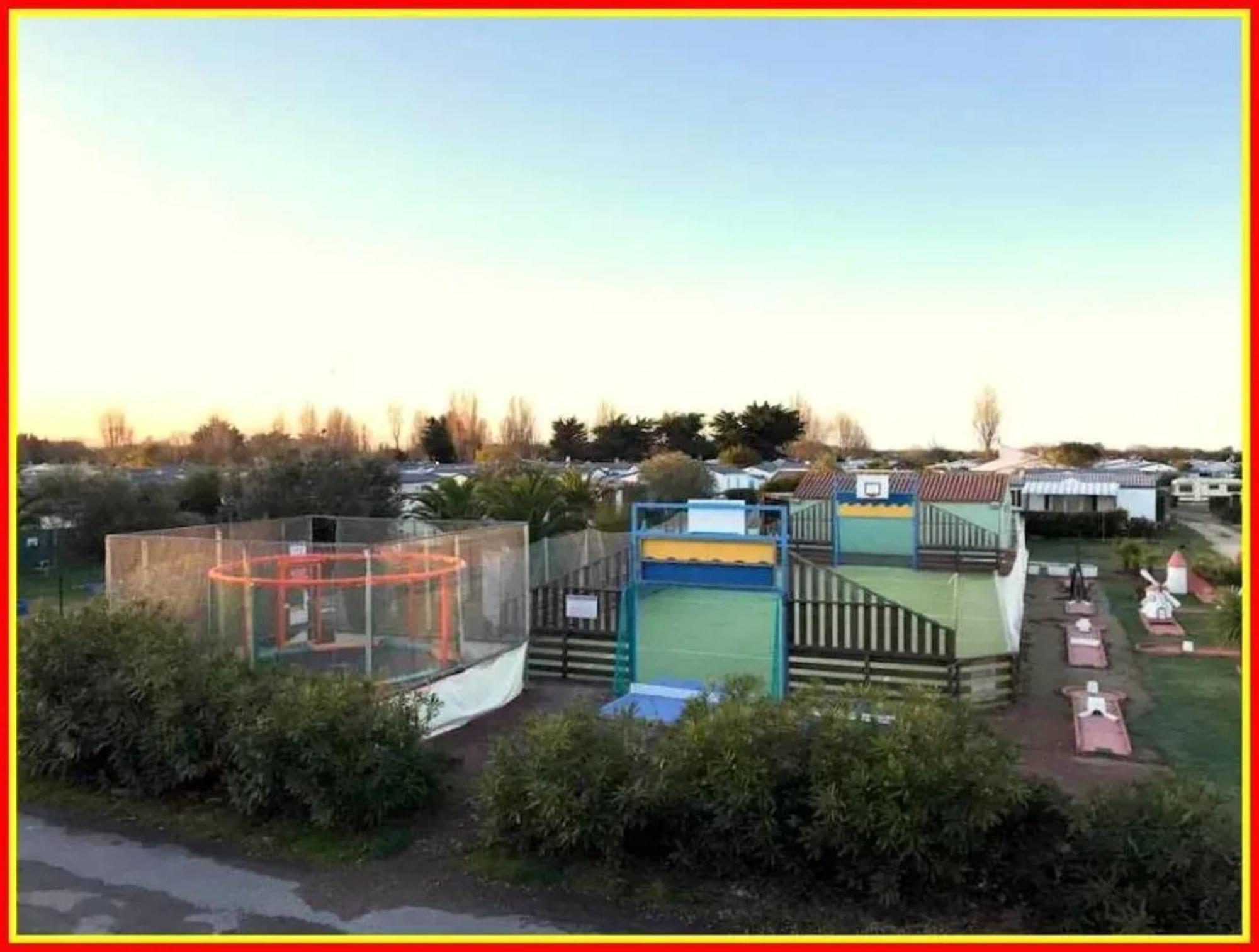 Bungalow De 2 Chambres Avec Piscine Partagee Sauna Et Terrasse A Saint Denis D'Oleron A 1 Km De La Plage Exteriér fotografie